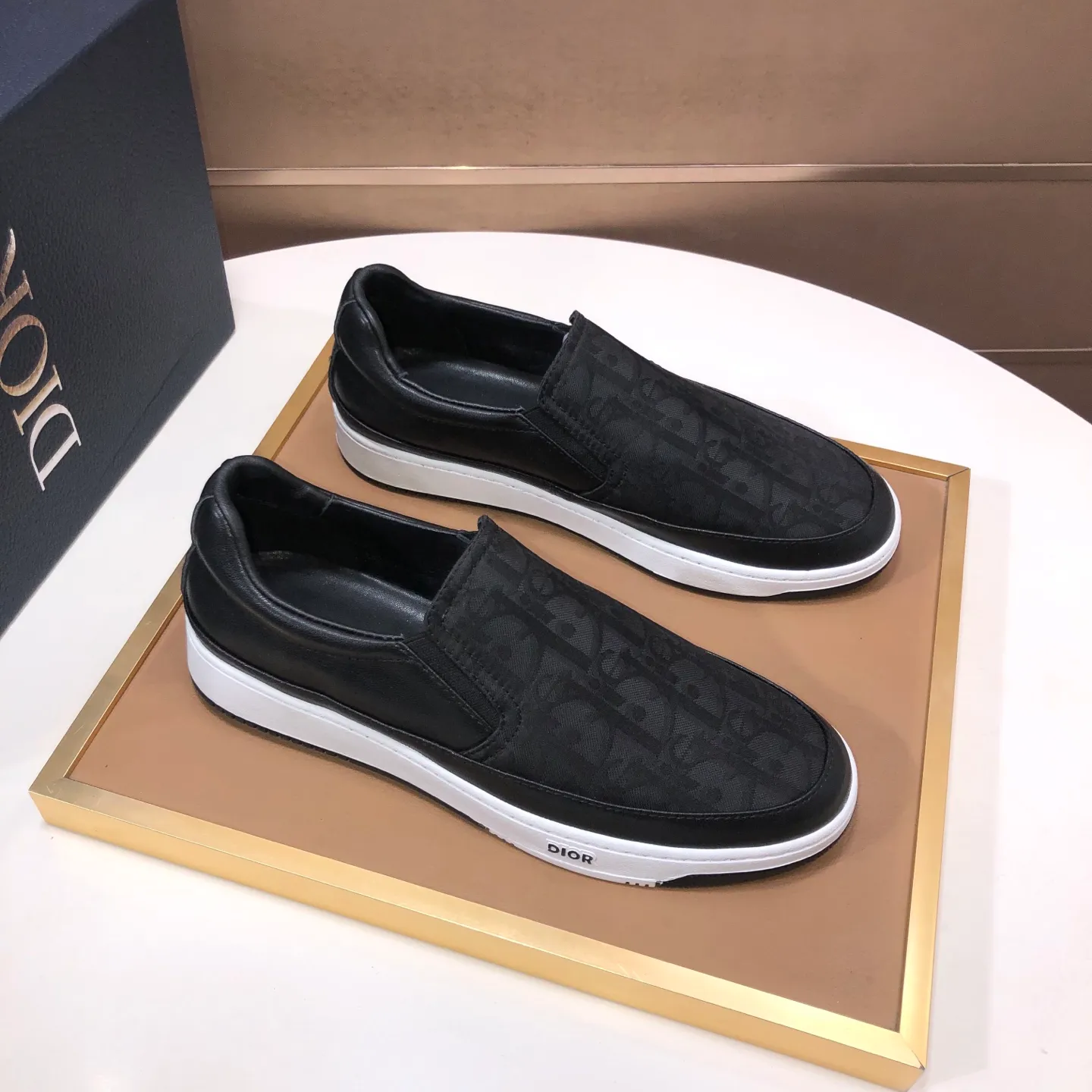 Men's shoes💰420💰【Dior】Official website global debut 🔝The latest masterpiece of high-end men's shoes brand: original special cloth fabric imported from Italy + imported sheepskin lining🔥Original toe-cap rubber outsole Soft and comfortable, making walking more convenient and comfortable! Size: 38-44 (45 can be customized)